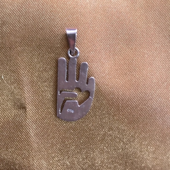 Sterling silver hand pendant, peace, unisex, love, boho, chic - Picture 5 of 5